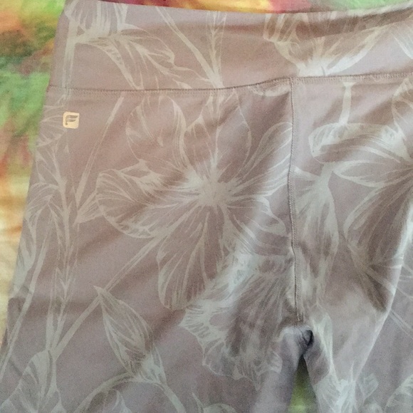 NWOT Fabletics floral leggings L - Picture 3 of 3